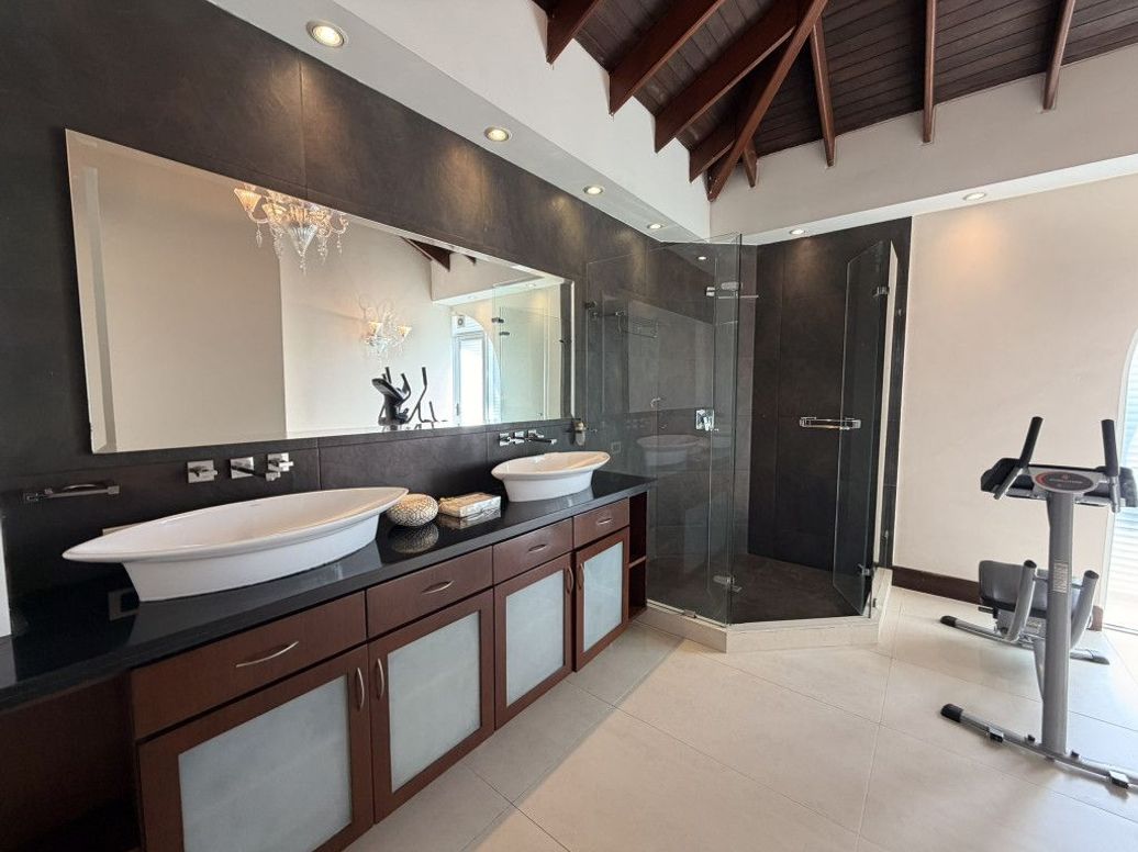 Casa de 5 alcobas en venta en Casa Blanca, Bogotá, 850 m² · foto 11 de 20