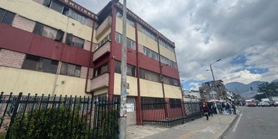 VENTA APARTAMENTO RESTREPO RQ19425
CONJUNTO MULTIFAMILIAR ALFONSO LOPEZ PUMAREJO
AREA DE 79.80 AREA TOTAL DUPLEX 95.30 M2 ADM $ 149.000
garaje comunal, zonas verdes, parques amplios, salon social
.segundo piso: sala comedor, 4 alcobas, 1 closet, 2 baños
cocina semi integral, zona de lavanderia, pisos en ceramica.