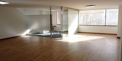 Area 84 mts, vendo oficina, tercer piso, un baño, un parqueadero, ascensor, circuito cerrado de television, oficina de negocios, porteria, recepcion, cerca a centros comerciales como andino, retiro y atlantis,  cerca a parques, apts -c - dos 

 

 
