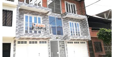 APARTAESTUDIO EN ALQUILER CALI AL SUR BARRIO COLON, segundo piso, 40 mts, cuenta con una habitacion con clóset, un baño, sala comedor, cocina integral y zona de lavado. Excelente ubicación, cerca de supermercados, clínicas y con fácil acceso a transporte público. Incluye garaje para una moto por apartamento. Se alquila para 2 personas, máximo 3 si es niño; si es adulto, un adicional de $50.000. Con servicios incluidos y no se aceptan mascotas. (COD 6159359 - CALLE 18 # 36B - 17 APT 204 B/CRISTOBAL COLON)
