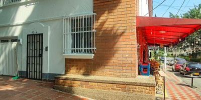 Agradable apartamento ubicado en el sector de Laureles, en la calle 35, piso 2, tiene un área de 250 metros aproximadamente. El inmueble cuenta con: 4 alcobas, 2 baños cabinados, sala y comedor, cocina sencilla y piso en cerámica.
Los datos de los inmuebles promocionados en la página web están sujetos a cambio y verificación de disponibilidad.