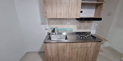 45² aproximados, 1 habitación, 1 baño, 1 closet, cocina integral, sala, gas domiciliario, calentador, zona de ropas.
Observaciones: Los servicios están incluidos, energía, gas alcantarillado, agua, para estrenar.
Valor del canon $1.600.000 