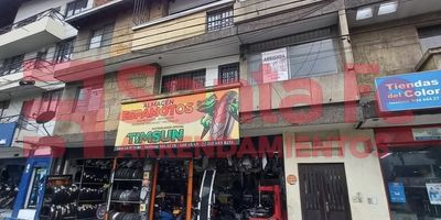 LA PROPIEDAD CUENTA CON 1 NIVEL, 1 BALCON, SALA COMEDOR, 4 CLOSET, DUCHA ELECTRICA, COCINA INTEGRAL, ESTUFA GAS, ALACENAS, PISO EN BALDOSA, GAS CON PIPETA, BAÑOS CABINADOS EN ACRILICO, 1 PATIO SEMICUBIERTO, 1 PATIO DESCUBIERTO, LUZ LED, ALACENAS EN PASILLO ALCOBAS, REJAS DE SEGURIDAD.
INMUEBLE SUJETO A VERIFICACIÓN DE DISPONIBILIDAD.