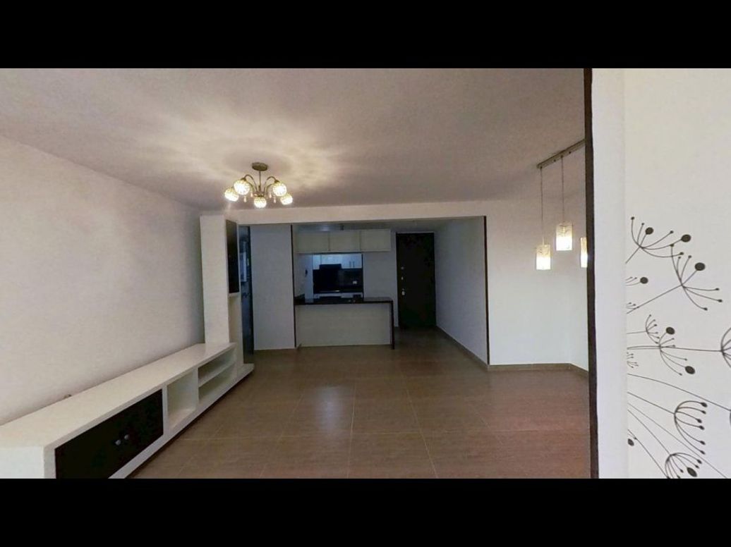 Apartamento de 3 alcobas en venta en Campo Alegre, Bogotá, 84 m² · foto 2 de 20