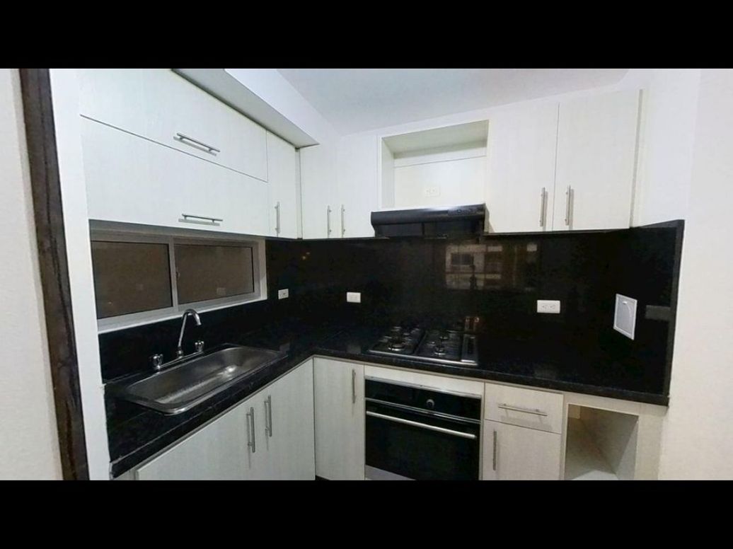 Apartamento de 3 alcobas en venta en Campo Alegre, Bogotá, 84 m² · foto 15 de 20