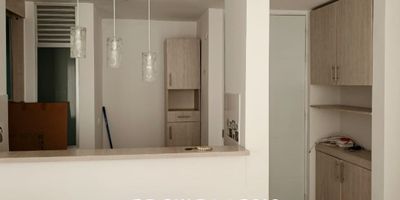  APARTAMENTO EN VENTA 
Pereira - Risaralda 
Sector Variante Condina, Frente al Mall Palo de Agua 
 60 m²
 Apartamento piso 4, 3 alcobas, sala comedor, cocina, 2 baños, zona de ropas, calentado, gas domiciliario.
Conjunto con amplias zonas verdes, canchas multiples, vigilancia 24 horas, parqueadero cubierto,                                                                                                                                                                                                                                                                          EXCELENTE UBICACIÓN 