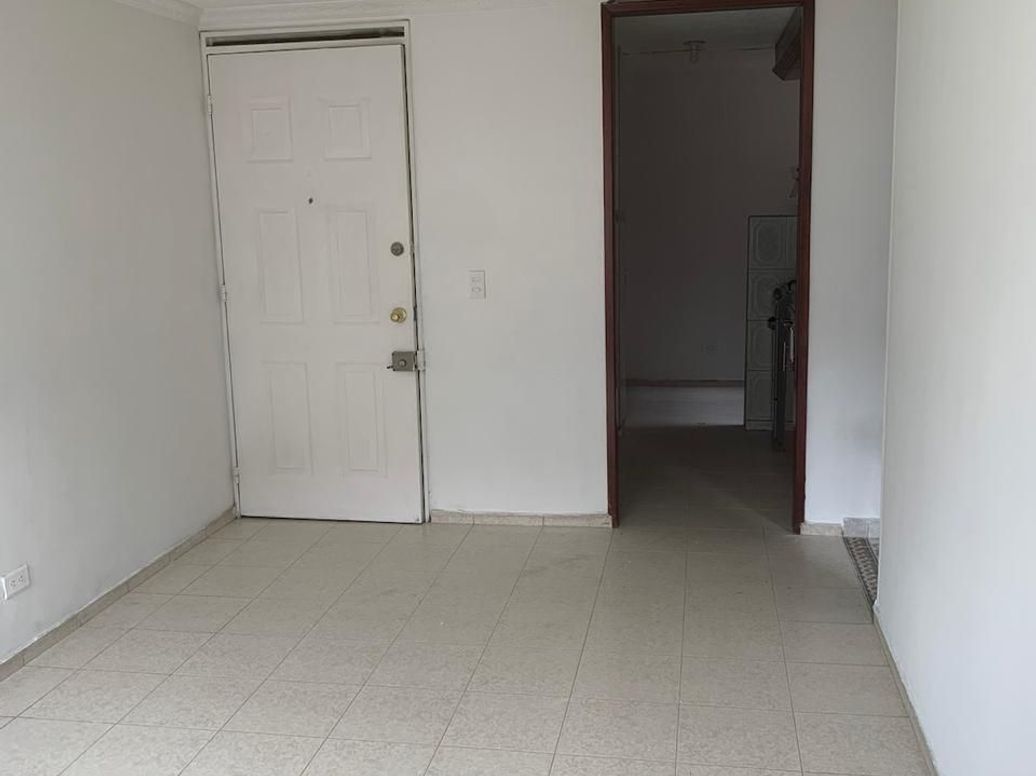 Apartamento de 3 alcobas en venta en Timiza A, Bogotá, 53 m² · foto 3 de 20