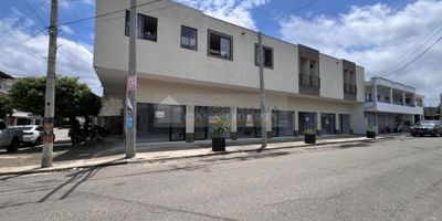Casa Liberty presenta local con gran ubicación esquinera , sobre vía principal , cuenta con un área de 53.8mts2 , cuenta con un baño , pisos en cerámica y dos puertas de acceso ,el sector es mixto, con amplios accesos y vías pavimentadas, cercano a parques, supermercados, restaurantes, zonas de comercio, transporte publico y vías principales COD103195