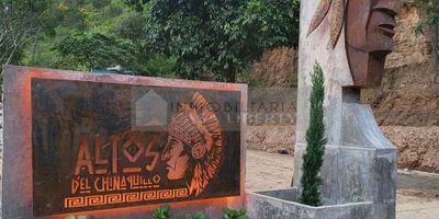 Casa Liberty presenta majestuoso proyecto para construir viviendas dentro de el, consta de áreas desde 1.000m2 en ubicaciones privilegiadas con vista al municipio de Chinácota, cuenta con servicios públicos, el proyecto constara con accesos y vías pavimentadas, circuito de cámaras, amplias zonas verdes y hermosos jardines, el sector es de alto desarrollo y valorización, fresco y tranquilo, cercano a parques, supermercados, zonas de comercio, transporte publico y vías principales. COD102994