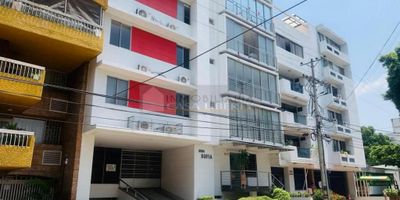 Casa Liberty presenta amplio, moderno e iluminado apartamento con una hermosa vita panorámica, cuenta con un área de 121m2, cuenta con sala-comedor, cocina integral, zona de ropas, tres habitaciones, dos baños mas baño de servicio, pisos en porcelanato y muy buenos acabados, el edificio ofrece portería, recepción, escaleras y ascensor, cancha deportiva, terraza, salón de eventos, piscina con jacuzzi, zona bbq y un parqueadero cubierto, el sector es de alta valorización, con amplios accesos y vías pavimentadas, cercano a parques, supermercados, clínicas, centros comerciales, restaurantes, zonas de comercio, transporte publico y vías principales. COD102937