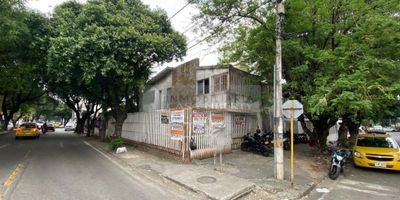 CASA LIBERTY PRESENTA, EXCELENTE LOTE ESQUINERO CON UNA GRAN UBICACION ESTATEGICA DE LA CIUDAD CON UN AREA DE 300 M2, CERCA A COLEGIOS ZONA COMECIAL