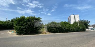 inmobiliaria casa liberty presenta maravilloso lote  ubicado en un buen sector de la ciudad con área de 700 m2, el sector es residencial, cerca de sector comercial, parques, supermercados, bancos, restaurantes, farmacias, estación de gasolina, transporte publico cercano y vías pavimentadas. COD101782