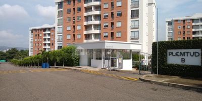 Casa Liberty presenta apartamento con excelente ubicación y buena distribución de espacios, el cual cuenta con un área de 112 m2, tres habitaciones, tres baños, cocina integral, zona de ropas, balcón con vista panorámica, estudio y pisos en cerámica, el edificio ofrece portería y recepción las 24 hrs, ascensores y escaleras, bonitos jardines,zona infantil, zona BBQ,  piscina y derecho a dos parqueaderos, el sector es residencial, con vías pavimentadas, cercano a clínicas, supermercados, colegios/universidades, centros comerciales, bombas de gasolina, bancos y zonas de comercio.COD 101629