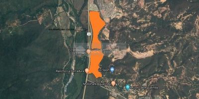 Casa Liberty presenta dos imponentes, magníficos y amplios lotes para proyección urbanística con estratégica ubicación del sector, el cual cuenta con un área de 181.527m2, el sector es de alto desarrollo, con  amplios accesos y vías pavimentadas, cercano a supermercados, estación de servicio, transporte publico y vías principales. COD101447