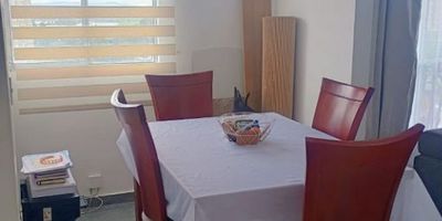 En venta en el conjunto residencial Urbania Bio, en Bogotá D.C., se encuentra este apartamento con una superficie total de 40.23 m². El inmueble cuenta con una cocina, balcón, zona de ropa, sala, y buen acceso. El apartamento tiene 2 habitaciones y 1 baño. Se encuentra en buen estado de conservación. El conjunto residencial ofrece la posibilidad de tener mascotas y se encuentra cerca de escuelas. Los gastos de administración son de $ 163,000. La dirección exacta es en la Urbanización Urbania BIO.  DFZ-336
