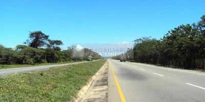 Casa Liberty da a conocer exclusivo lote en el sector de los vados, patios, con un área de 25.000 metros cuadrados, con uso de suelos múltiples, el sector es tranquilo, fresco, confortable, de alto desarrollo y valorización, cercano a estaciones de gasolina y vías principales. cod 100017