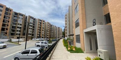 ¡Acá inicia tu sueño de vivir en el Oriente Antioqueño! En este versátil apartamento encuentra una excelente distribución de espacios que incluye dos alcobas, un espacio disponible para un estudio, un baño, sala - comedor, balcón con acceso desde el área social, cocina abierta y zona de ropas independiente. La unidad esta cerca de colegios y con acceso a rutas de transporte. Contactanos para que conozcas tu proximo hogar. No. 9560352
