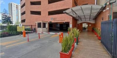 CODIGO:956FR0669:

 ¡Vive con comodidad y estilo en Marsella – Bogotá D.C.! 

En venta este hermoso apartamento de 64 m² ubicado en el Conjunto Residencial Reserva de las Américas, un lugar ideal para disfrutar de tranquilidad, seguridad y diversión en familia .

 3 habitaciones |  2 baños |  1 parqueadero

 Año de construcción: 2010 |  Administración: $220.000

Disfruta de increíbles zonas comunes:  alberca,  área de relax,  zona recreativa,  asador,  cancha de básquet y  cancha de vóley.

 Un apartamento en excelente estado, con una relación calidad-precio inigualable, perfecto para familias que buscan confort y entretenimiento en un entorno residencial seguro y tranquilo.

 Contáctanos y agenda tu visita hoy mismo. 310 2304006
