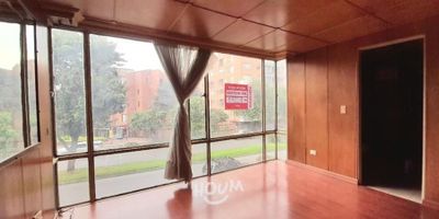 [ARR] ID HOUM: 161041

Entérate de todos los beneficios al arrendar con nosotros:
    • Asistencia e intermediación con el propietario
    • Firma tu contrato online
    • Arrienda sin burocracia, sin papeleos ni notarías

Departamento en arriendo, ubicado en el barrio Kalima, con una superficie construida de 120.00 m² y superficie total de 120.00  m². 

Sus principales características son:

    • No amoblado
    • 2 dormitorios
    • 2 baños
    • Admite mascotas
    • 2 parqueaderos
    • Año de construcción: 2000
    • Bodega
            
Además, el inmueble cuenta con las siguientes amenidades:

    • Lavandería
    • Zona de asadores

Si arriendas con nosotros, te brindamos asesoría personalizada durante todo el proceso.

Requisitos para arrendar con nosotros:

    • Arrienda sin codeudor*, fácil, rápido y seguro
    • Demuestra un ingreso mensual neto de al menos 2.5 veces el valor del arriendo (los ingresos mensuales se pueden complementar por las personas que vivirán en este inmueble)
    • Completa tu información básica y mándanos tus extractos bancarios o documentos que demuestren tus ingresos
    • No debes tener reportes negativos en centrales de crédito
        

IMPORTANTE:

    • Te invitamos a agendar una visita a esta propiedad
    • Si tienes alguna duda por favor puedes solicitar más información desde los portales como también contactarte directamente con nosotros
    
Más que una inmobiliaria, somos Houm.
*Aplican T&C