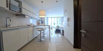 [ARR] ID HOUM: 161215

Entérate de todos los beneficios al arrendar con nosotros:
    • Asistencia e intermediación con el propietario
    • Firma tu contrato online
    • Arrienda sin burocracia, sin papeleos ni notarías

Departamento en arriendo, ubicado en el barrio Parque Bavaria, con una superficie construida de 37.85 m² y superficie total de 37.85  m². 

Sus principales características son:

    • Amoblado
    • 1 dormitorio
    • 1 baño
    • No Admite mascotas
    • 1 parqueadero
    • Piso 18
    • Año de construcción: 2009
    • Bodega
            
Además, el inmueble cuenta con las siguientes amenidades:

    • Salón de eventos
    • Vigilancia 24 hrs
    • Ascensor
    • Alberca
    • Gimnasio
    • Zona de asadores

Si arriendas con nosotros, te brindamos asesoría personalizada durante todo el proceso.

Requisitos para arrendar con nosotros:

    • Arrienda sin codeudor*, fácil, rápido y seguro
    • Demuestra un ingreso mensual neto de al menos 2.5 veces el valor del arriendo (los ingresos mensuales se pueden complementar por las personas que vivirán en este inmueble)
    • Completa tu información básica y mándanos tus extractos bancarios o documentos que demuestren tus ingresos
    • No debes tener reportes negativos en centrales de crédito
        

IMPORTANTE:

    • Te invitamos a agendar una visita a esta propiedad
    • Si tienes alguna duda por favor puedes solicitar más información desde los portales como también contactarte directamente con nosotros
    
Más que una inmobiliaria, somos Houm.
*Aplican T&C