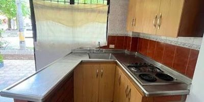 Apartamento de 70 metros aproximadamente ubicado en belén Fátima el cual cuenta con, 2 habitaciones, 2 closet, cocina sencilla, 1 baño, sala comedor, ventanal, piso en cerámica. 