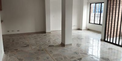 apartamento de 110 m ubicado en el exclusivo sector de Bulerias. Cuenta con 3 amplias habitaciones, 2 banos, parqueadero y excelentes acabados. Su diseno ofrece gran iluminacion natural y espacios comodos para disfrutar en familia. Ubicado sobre via principal, con faciles y rapidas vias de acceso, en una zona muy central y de alta valorizacion.