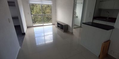 54 metros , dos habitaciones, dos baños, sala comedor,cocina integral, pisos en porcelanato, balcon, garaje, gas por red, calentador 
Unidad cerrada con porteria 24 horas, salon de reuniones, juegos infantiles, piscina, turco, sauna 
 
