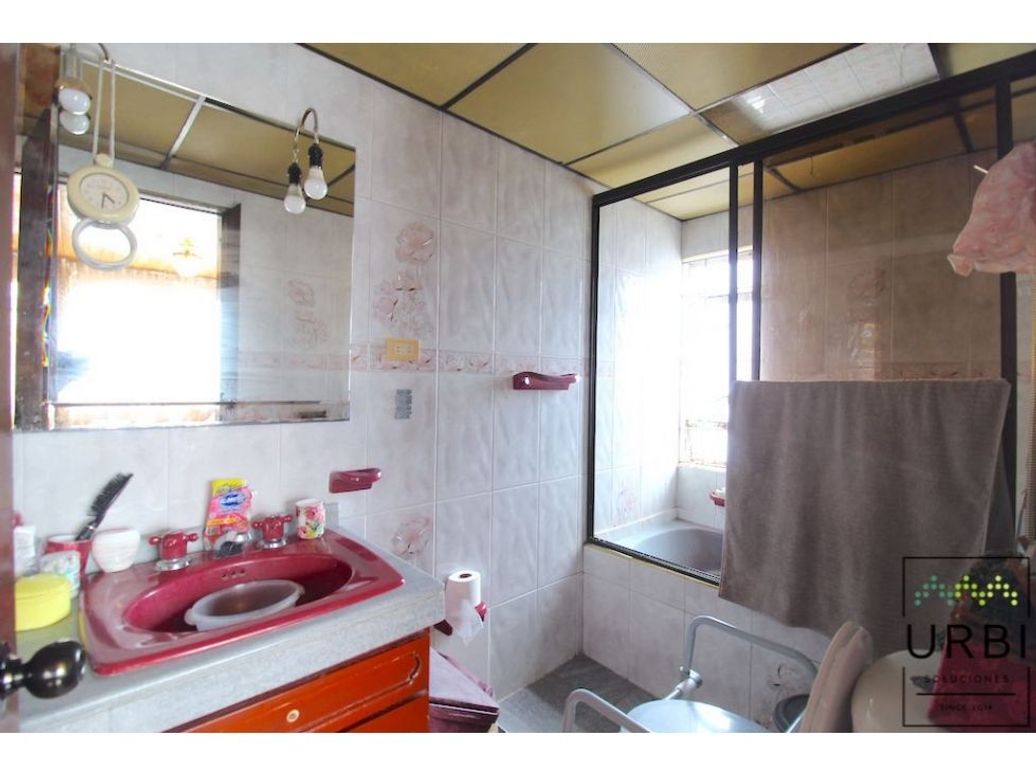 Casa de 4 alcobas en venta en Quinta Paredes, Bogotá, 198 m² · foto 10 de 19