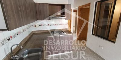 Apartamento en ARRIENDO.
Descubre este apartamento ideal para disfrutar en familia:
Sala comedor3 alcobas2 closet 2 baños cabinados Cocina integralZona de ropasCalentadorTipo de piso: cerámica 
Ubicado en zona residencial, rutas de transporte, tiendas de barrio, supermercados, droguerías, cerca a la estación metro estrella.
¡Para más información y agendar tu cita!Contáctanos al 3156901885Desarrollo Inmobiliario del Sur – Tu hogar, nuestra pasión