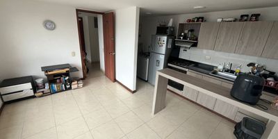 Area 58 metros 3 alcobas 2 baños sala comedor cocina integral con zona de ropas balcon en la alcoba principal piso alto con vista a la ciudad No poniente parqueadero privado unidad con piscina salon social juegos infantiles turco y sauna porteria 24 horas a una cuadra del exito de robledo y de la avenida 80 excelente transporte cerca a zona comercial y universitaria