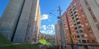 Apartamento en Arriendo en Envigado, San Rafael, 55 m2, 2 habitaciones, Sala Comedor, Estudio, cocina integral, balcon, zona de ropas, parqueadero, en unidad cerrada, vigilancia 24/7, piscina, salon social. Juan Cardona 3176418589