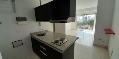 Descubre este acogedor apartaestudio en venta en Bucaramanga, Santander. Con una habitacion principal, bano completo y cocina integral, es perfecto para quienes buscan comodidad y practicidad. Construido en 2015, cuenta con un parqueadero privado cubierto y una variedad de comodidades en el edificio, como zona BBQ, gimnasio, jacuzzi y mas. Su ubicacion en una zona residencial y comercial cercana a hospitales, colegios y universidades lo convierte en una excelente opcion. Disfruta de la seguridad 24/7 y todas las comodidades que este lugar tiene para ofrecer. ¡No dejes pasar esta oportunidad!