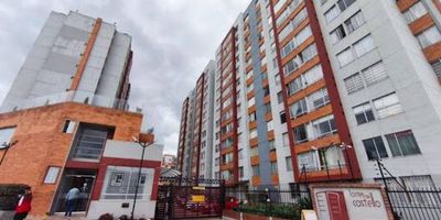 Espectacular Apartamento en el sector de Tintal sobre la Carrera Avenida principal Ciudad de Cali y Avenida principal Las Américas, cerca de transporte público, paraderos de SITP, y servicios alimentadores, en la zona se puede encontrar el Centro Comercial El Tintal. El apartamento se encuentra ubicado en treceavo piso con ascensor, cuenta con amplios espacios y excelentes acabados, gran iluminación natural, posee una excelente distribución con cocina semi-integral abierta completamente remodelada, sala-comedor, dos habitaciones con closet, un baño y zona de lavandería. Posee una excelente distribución para usted y su familia. cualquier información adicional contáctenos alnúmero 3176478842 o al correo electrónico david.vargasinmobiliariabogota.com. El equipo de inmobiliaria Bogotá está comprometido a brindar una experiencia de vida excepcional para nuestros clientes desde el momento en que seunen a nuestra comunidad.