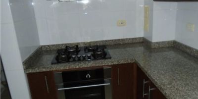 Vendo apartamento conjunto cerrado,  piso bajo, excelente ubicación cerca de los 3 C.C de cañaveral, te ofrece espacios amplios, cómodos, iluminados, excelente ventilación, consta de:

- Cocina Integral, Sala–comedor, zona de ropas- 3 habitaciones, 3 baños, parqueadero.
- Área 100 mtrs.
- Zona social: Gimnasio, piscina adultos y niños, sauna, turco, juegos infantiles, cancha múltiple, salón ping pong, BBQ, sala de estudio, salón social, excelentes zonas verdes.