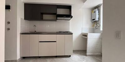 Apartamento situado en una distinguida zona de la ciudad de Rionegro sector Fontibón. Se destaca por su distribución excepcional de espacios y una agradable vista. Una oportunidad única para disfrutar de comodidades y conveniencias en un entorno privilegiado.Terraza de 20 metros,161 camaras,gimnasio,turco,sal de cine entre otros.