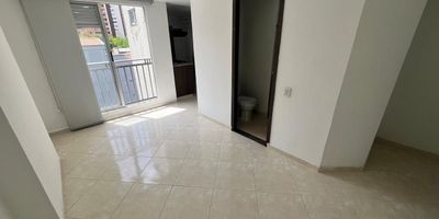 APTO EN EDIFICIO INDEPENDIENTE, PARTE BAJA DE LA DOCTORA, CERCA A UNIVERSIDAD SAN MARTIN Y UNISABANETA. BUENOS ESPACIOS E ILUMINADOS. CUENTA CON PARQUEADERO