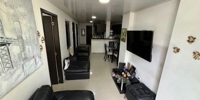 ? ¡Este apartamento DE OPORTUNIDAD en Piedecuesta es lo que estabas buscando! Con 3 habitaciones, 2 baños y una cocina integral, es perfecto para ti. Ubicado en un Edificio  cerca del Centro Comercial de la Cuesta, zonas comerciales, parques, Clínicas, colegios y estación de policía. ¡No te pierdas esta oportunidad! ?? #Venta #Inmueble #Piedecuesta