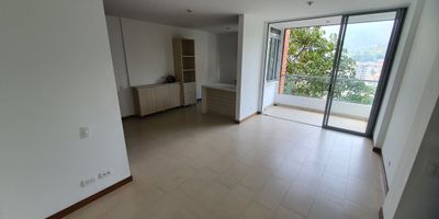 inmueble con buena ubicacion amplios espacios.