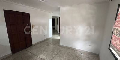 Arriendo Apartamento en Robledo Pilarica, cuenta con 56 Mt2, 2 Alcobas con 1 Baño, Sala comedor, Cocina integral con Red de Gas, Zona de Ropas.
No cuenta con Parqueadero.
Edificio.
Cerca al Centro comecial Florida, Excelentes vías de acceso, Transporte público.