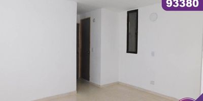 Apartamento en venta, ubicado en Soledad en el barrio ciudad del puerto, en conjunto residencial con vigilancia privada las 24 Horas y zonas sociales de entretenimiento, (piscina, canchas deportivas, zona infantil), el edificio cuenta con 5 pisos y el apartamento se encuentra en el piso 1, con un área aproximada de 42.88 m2, distribuidos en 2 habitaciones, 1 baños, sala comedor, cocina semi integral, zona de labores,  lado sombra, buena distribución en sus áreas con buenos y modernos acabados, es fresco y acogedor, su entorno es tranquilo, residencial con cómodas vías de acceso y facilidad al transporte público cercano, sobre el sector puede encontrar, parques, colegios, iglesia, droguerías cercanas y centro comercial.