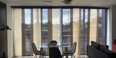 ¡Increíble apartamento en venta en Barrancabermeja! ? Este hermoso inmueble con área de 114m² cuenta con 3 habitaciones, 2 baños completos y parqueadero cubierto. Tiene balcón con vista hacia el Oriente, Video portero y star de TV. Ubicado en edificio con gimnasio, salón comunal, zona BBQ, terraza y ascensor. Cerca de  la Clínica San José, colegios, cerca al Centro Comercial San Silvestre, Parque de la vida y Camilo Torres, hospitales, . ¡No dejes pasar esta oportunidad! Contáctanos ahora mismo para más información. ?? #Venta #Apartamento #Barrancabermeja