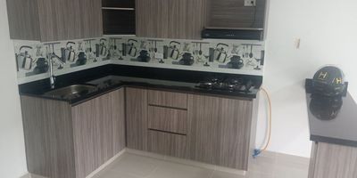 Apartamento en edificio para estrenar, excelente ubicación cerca a iglesia Belén rincón, cuenta con 2 habitaciones, baño, cocina integral, buenas rutas de transporte, supermercados, tiendas.