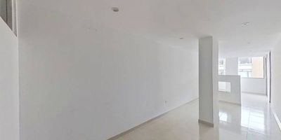 Apartaestudio en venta de 31M², con vista exterior, ubicado en un 3er piso (Apto 307), acceso por escaleras. Consta de 1 habitación, 1 baño, sala comedor, cocina integral y zona de lavandería. Tiene piso cerámico en todas sus zonas. El edificio cuenta con salón comunal y vigilancia privada las 24 horas. Cerca a centro comercial Aquarium; cerca a almacenes de cadena tiendas D1 y Dollar city; cerca a colegio Manuela Beltrán;  cerca a Universidad Santo Tomás, Nacional, ECCI, La Salle. Konrad Lorenz y Los Libertadores; cerca a paraderos del Transmilenio Calle 57 y ruta del SITP; Vías de acceso por la Avenida Caracas y Calle 56.
 h_property_nid_ref:  39278662165
 h_property_uuid_detail:  f08aa20c-f6e2-4a9a-9ba6-f3ed25621b85
 ubicacion: Bogotá,Chapinero Sur Occidental
 Inmueble ofertado por nuestro aliado HABI.