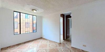Apartamento en venta de 33m2, con vista interior, ubicado en un 4to piso (Torre 14 Apto 403), acceso por escaleras). Consta de 2 habitaciones, 1 baño, sala comedor, cocina integral y zona de lavandería. Tiene piso cerámico en todas sus zonas. El conjunto cuenta con salón comunal, zonas verdes y vigilancia privada las 24 horas. Cerca a centro comercial Trébolis El Porvenir y Centro comercial Micentro el Porvenir; cerca a almacenes de cadena como Ara; cerca a colegio Ciudadela Educativa y Colegio Germán Arciniegas; cerca a Universidad Distrital Francisco José de Caldas - Bosa el Porvenir;  Vías de acceso por la Carrera 95A y Calle 50 Sur.
 h_property_nid_ref:  35763136850
 h_property_uuid_detail:  af490191-4ecf-4421-84fc-d8fb4449ad7e
 ubicacion: Bogotá,Parcela El Porvenir
 Inmueble ofertado por nuestro aliado HABI.