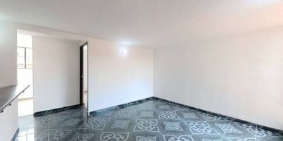 Apartamento en venta de 43m2, con vista exteior, ubicado en un 5to piso (Torre 1 Apto 547), acceso por escaleras, parqueadero comunal. Consta de 2 habitaciones, 1 baño, sala comedor, cocina integral y zona de lavandería. Tiene piso laminado en habitaciones, zona social y cerámico en baño y cocina. El conjunto cuenta con zona de niños, zonas verdes, salón comunal y vigilancia privada las 24 horas. Cerca a centro comercial Trébolis el Porvenir y Micentro El Porvenir; cerca a almacenes de cadena como Tiendas Ara; cerca a colegio Ciudadela Educativa y Colegio Nelson Mandela; cerca a Universidad Distrital Francisco José de Caldas; cerca a Paraderos del SITP y ruta alimentadoras para el portal de Trasmilenio Portal Américas; Vías de acceso por la Calle 54C Sur.
 h_property_nid_ref:  36923840084
 h_property_uuid_detail:  a62a05a4-fb58-4767-b9a7-95a7fc7d4db4
 ubicacion: Bogotá,El Corzo 1
 Inmueble ofertado por nuestro aliado HABI.