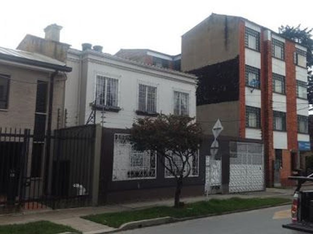 Casa de 8 alcobas en venta en Armenia, Bogotá, 316 m² · foto 11 de 20