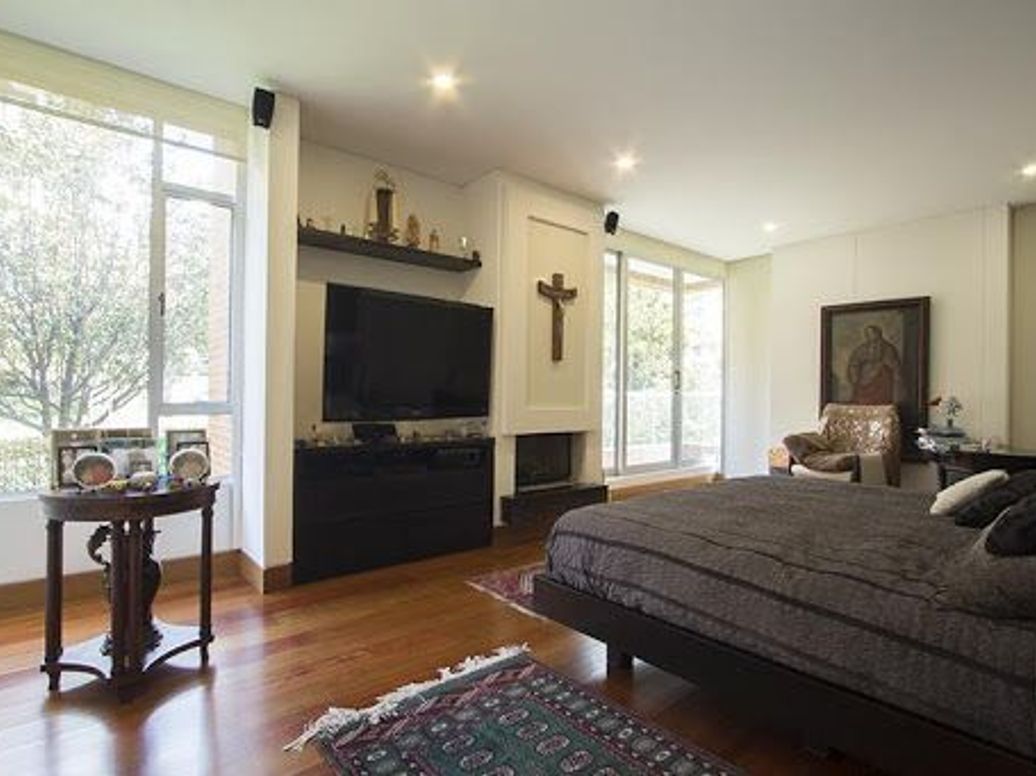 Apartamento de 4 alcobas en venta en Los Rosales, Bogotá, 372 m² · foto 15 de 20