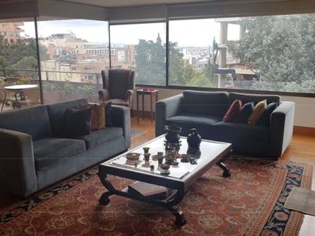 Apartamento de 3 alcobas en venta en El Refugio De Suba, Bogotá, 326 m² · foto 2 de 12