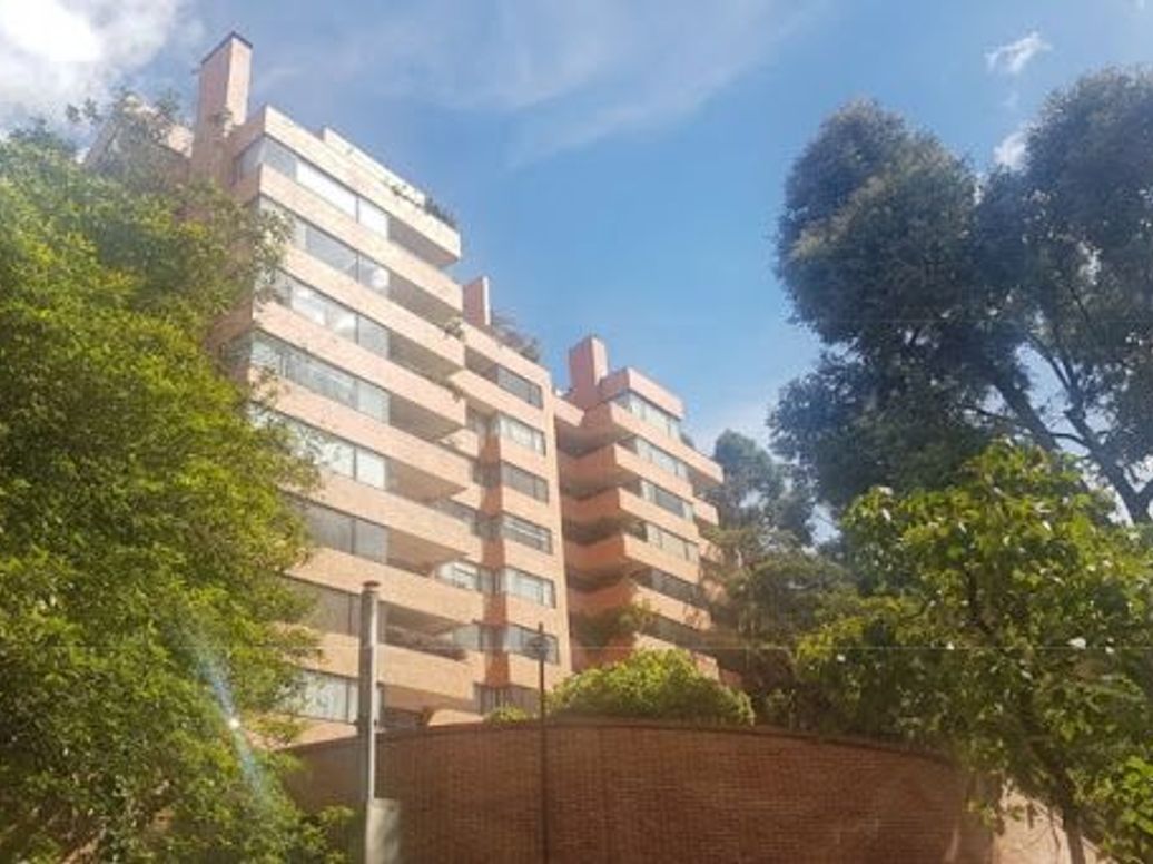 Apartamento de 3 alcobas en venta en El Refugio De Suba, Bogotá, 326 m² · foto 9 de 12