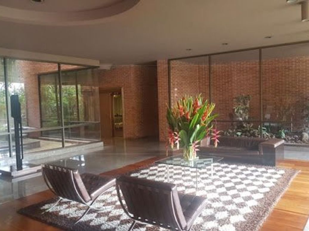 Apartamento de 3 alcobas en venta en El Refugio De Suba, Bogotá, 326 m² · foto 8 de 12